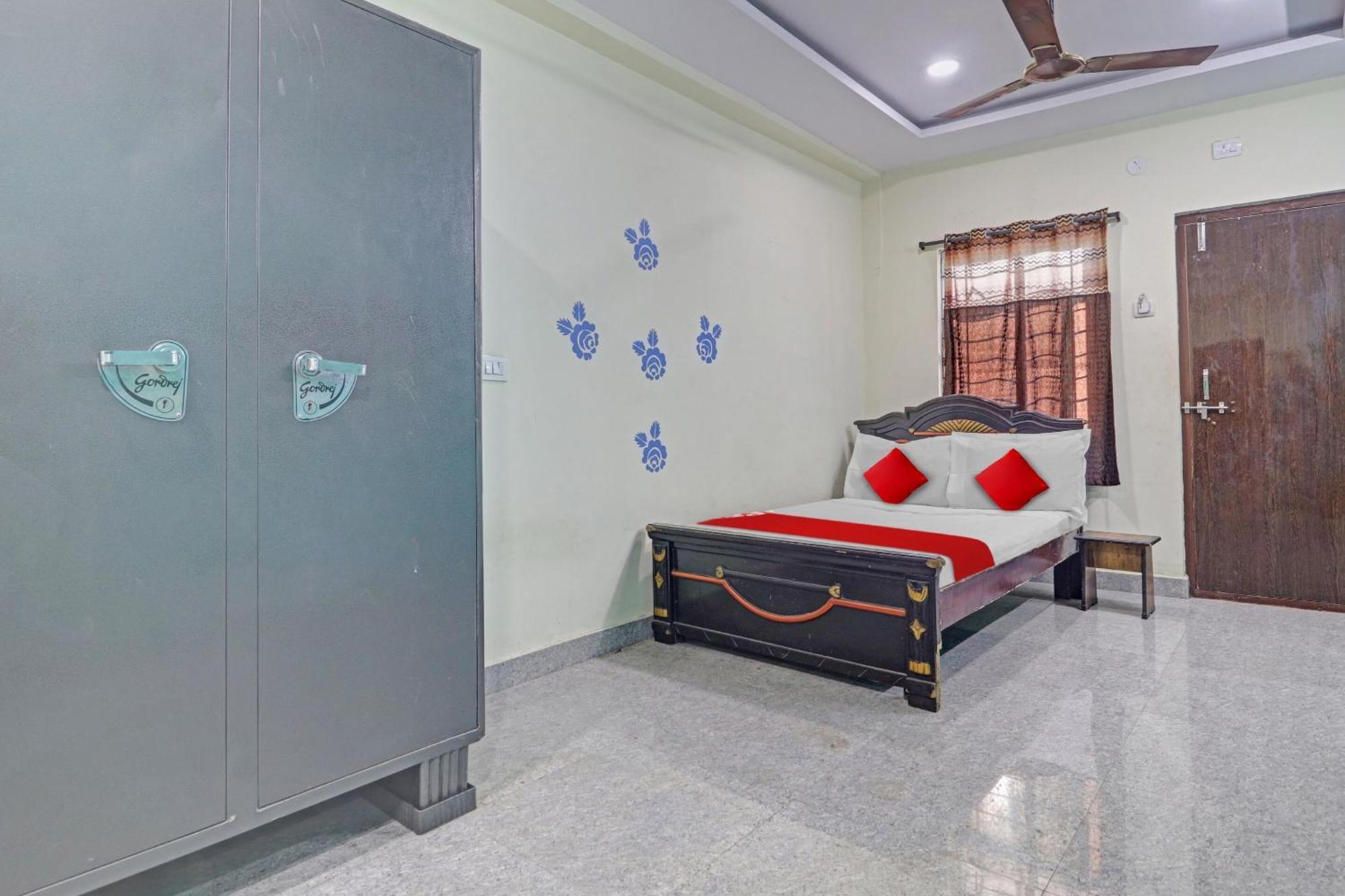 Hotel Oyo Flagship 81051 Sri Sai Manikanta Hajdarabad Zewnętrze zdjęcie