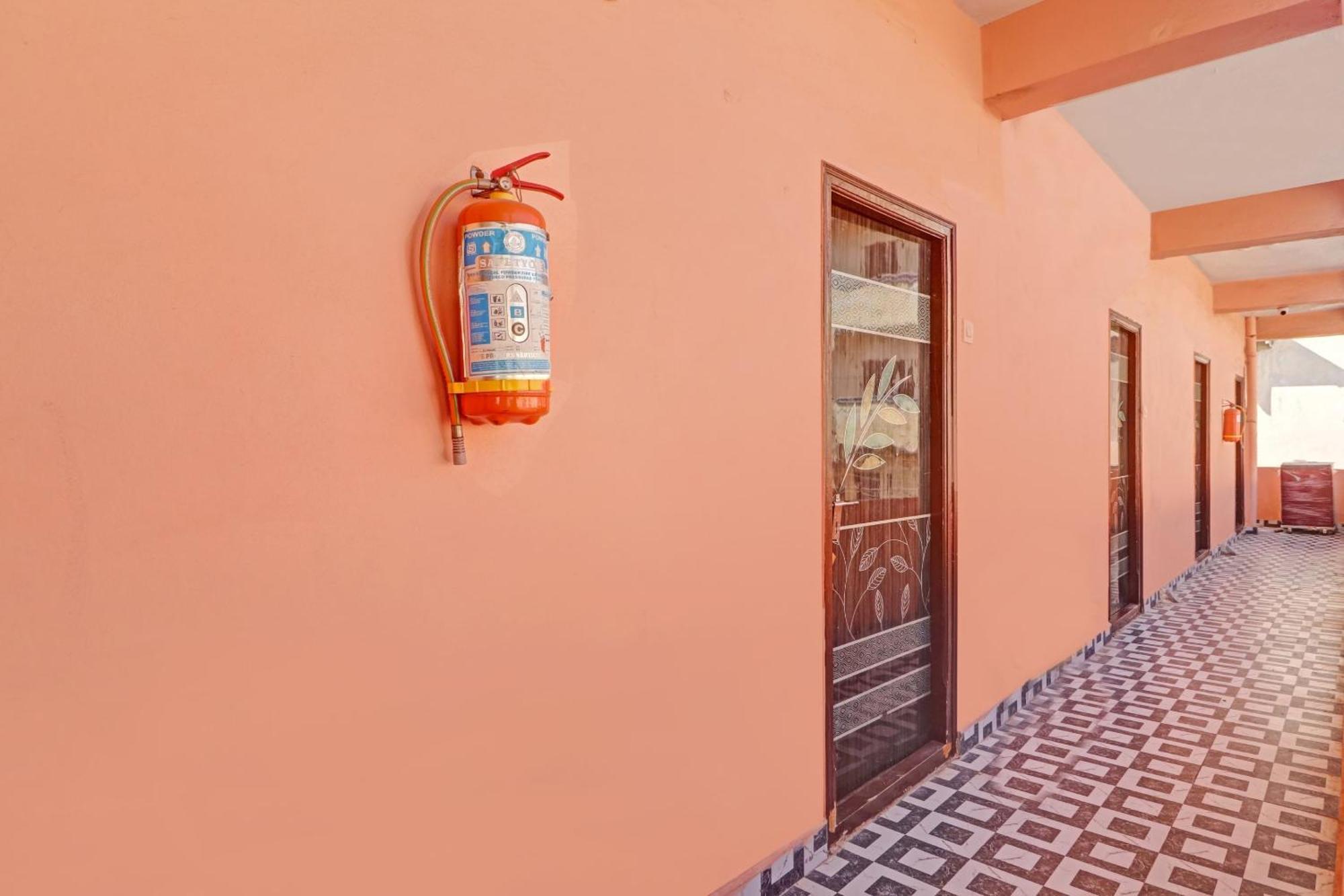 Hotel Oyo Flagship 81051 Sri Sai Manikanta Hajdarabad Zewnętrze zdjęcie